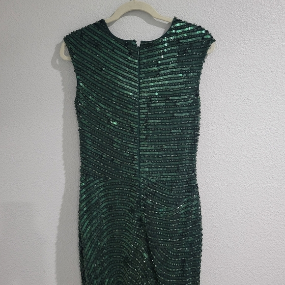 Mac Duggal - Cap Sleeve Sequined Evening Gown - Forest Green Size 8 #5441 NWT - Picture 10 of 17